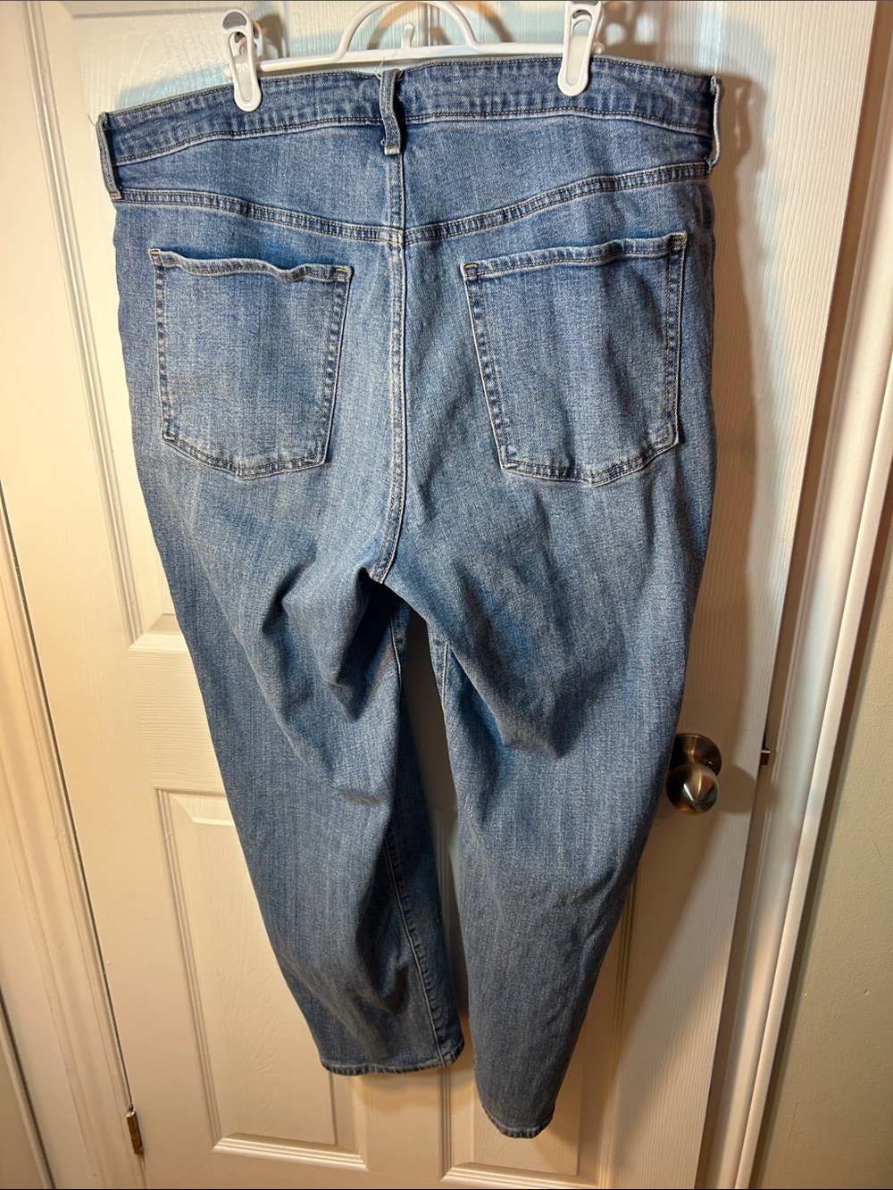 Old Navy High-Waisted OG Loose Jeans Secret Smooth Pockets size 18 medium wash - Picture 8 of 8